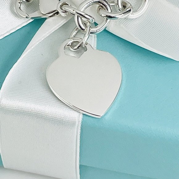 8" Tiffany & Co Classic Blank Heart Tag Charm Bracelet in Sterling Silver - Picture 3 of 6